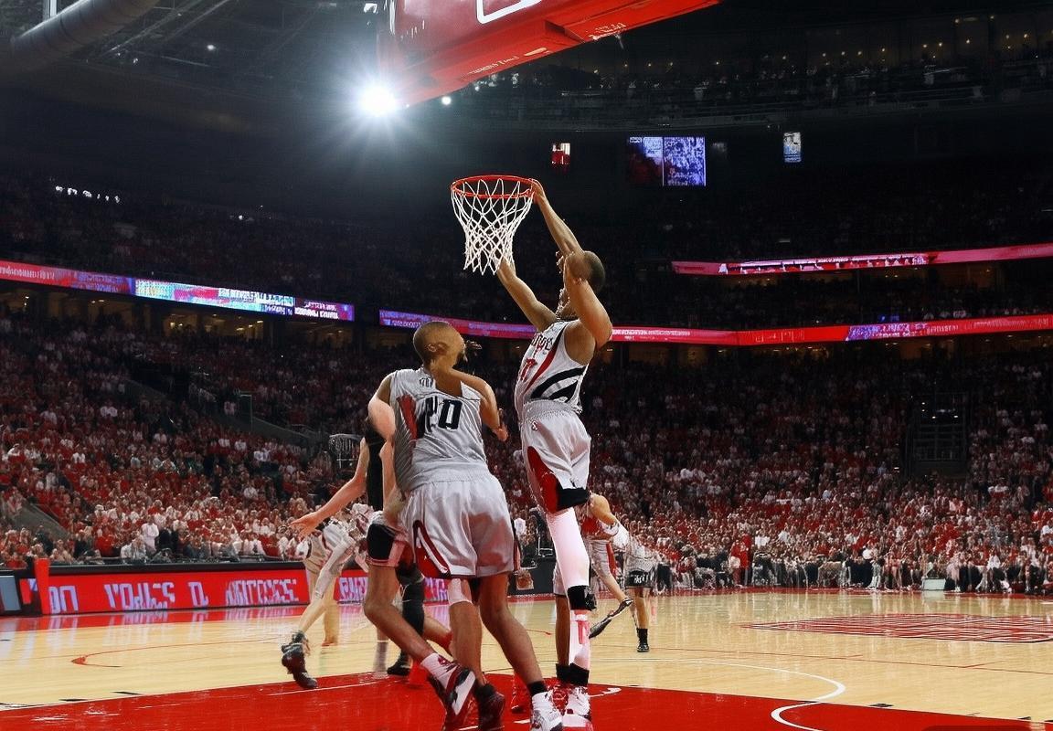 2016年NBA季后赛：火箭队灵活战术与哈登火力全开解析(图1)